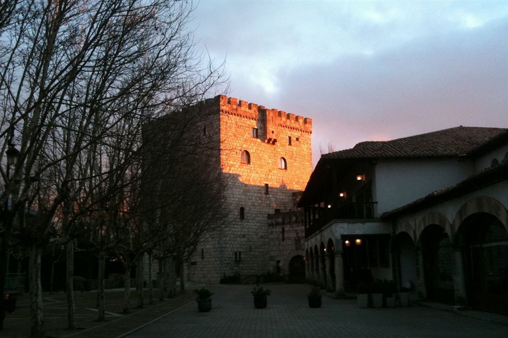 Landa Hotel Burgo Exterior foto The Despot Stefan Tower